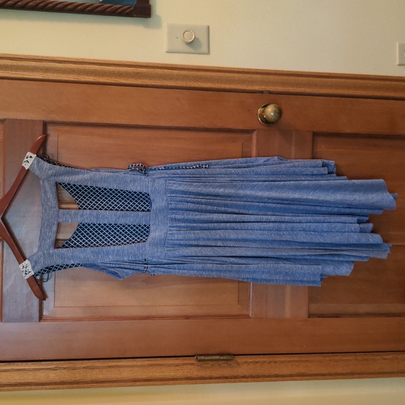 Super cute M hazel dress - Picture 3 of 3